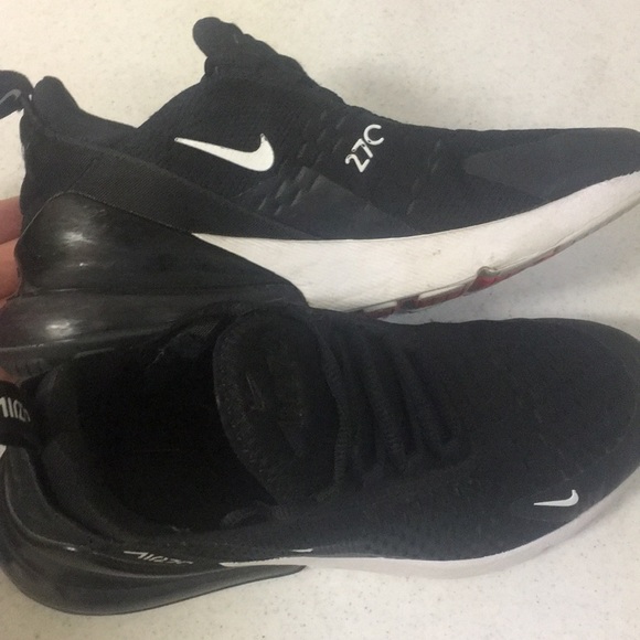 black nike 270 size 6